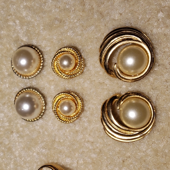 Lot of VTG Pearl Costume Jewelry. - Picture 3 of 6